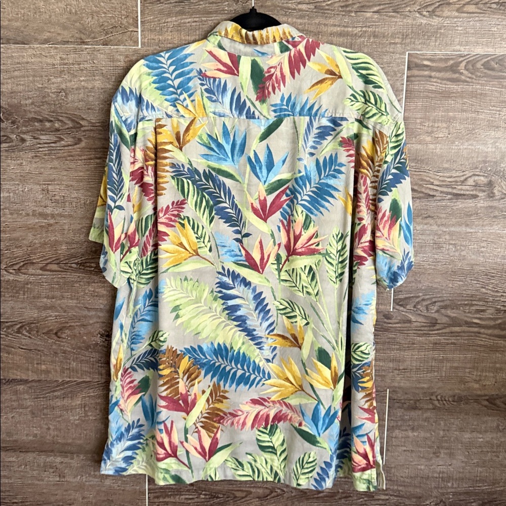Tommy Bahama shirt EUC - Picture 4 of 4